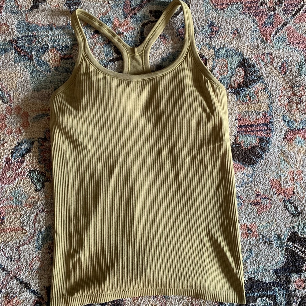 Lululemon Ebb to street tank